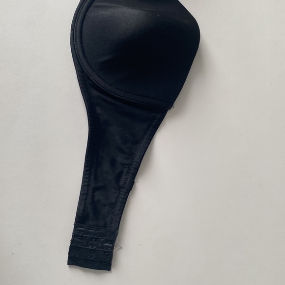 Black Convertible Strapless Bra - Picture 2 of 6